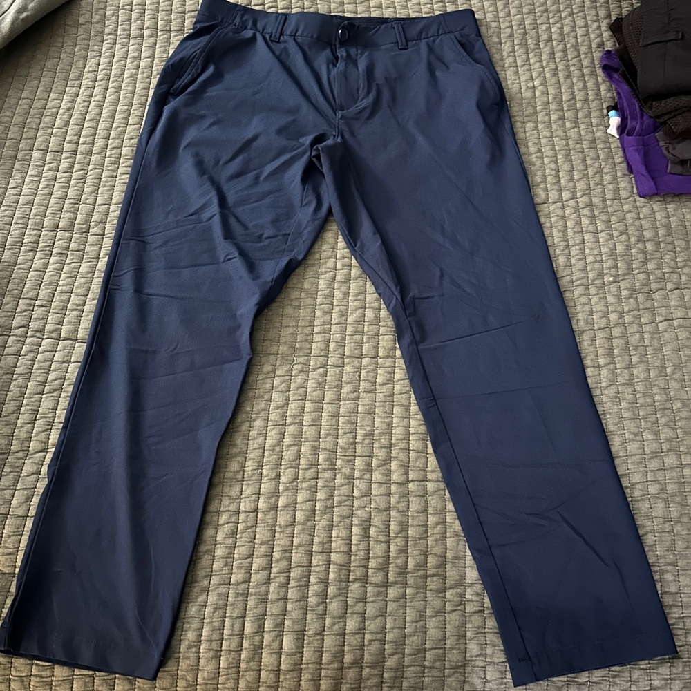 Under Armour Men's Navy ISO-Chill Gold Pants